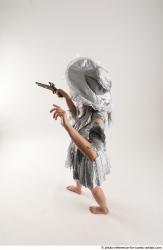 LUCI_AVIOL LADY WITH GUN